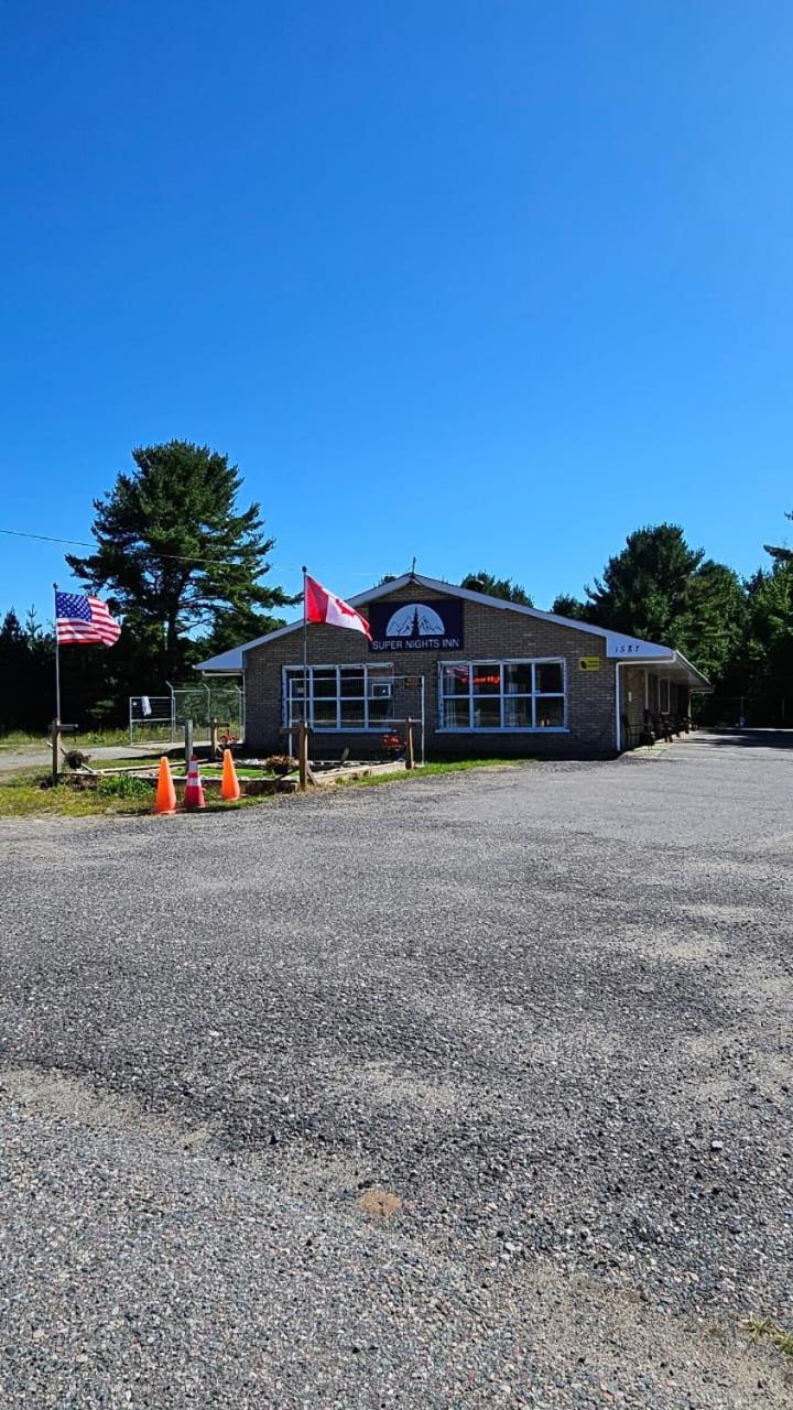 Super Nights Inn Sault Ste. Marie Bagian luar foto